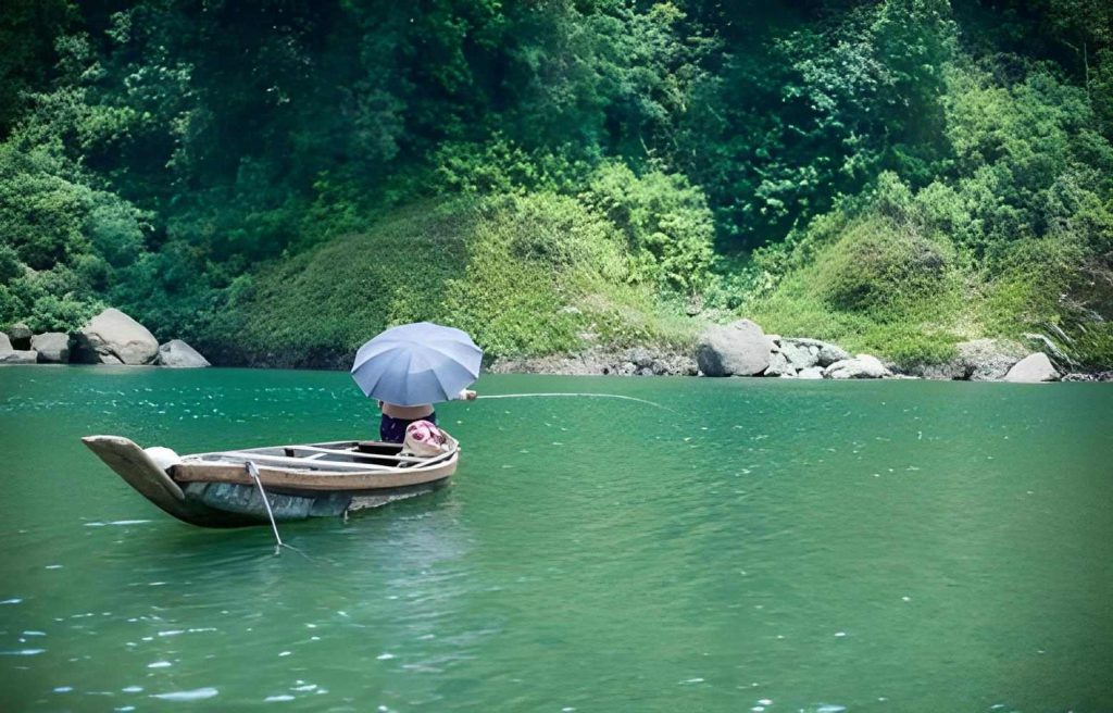 fishing in Umngot River